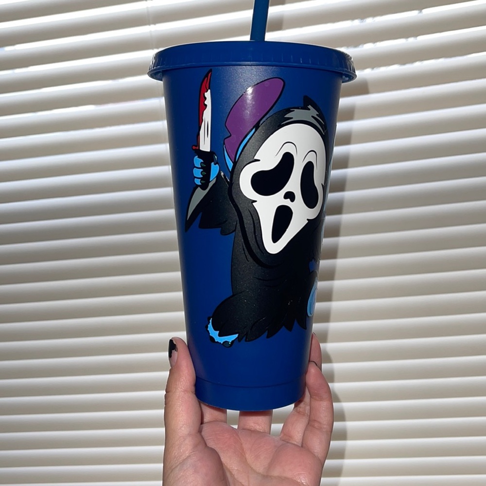 Blue stich scream cup